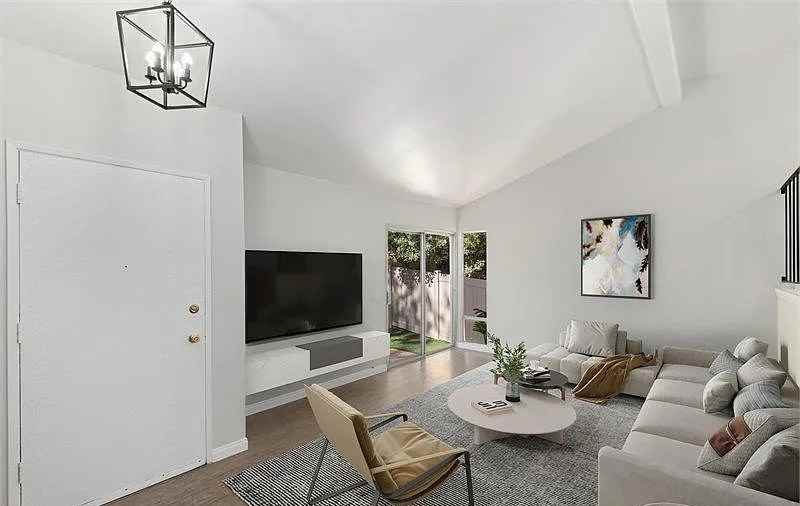 8775 Gilman Dr - Photo 3 of 30