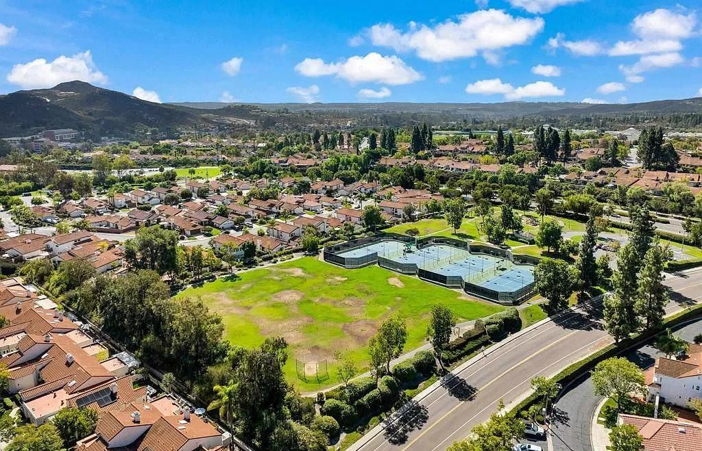 12532 Paseo Lucido - Photo 3 of 30