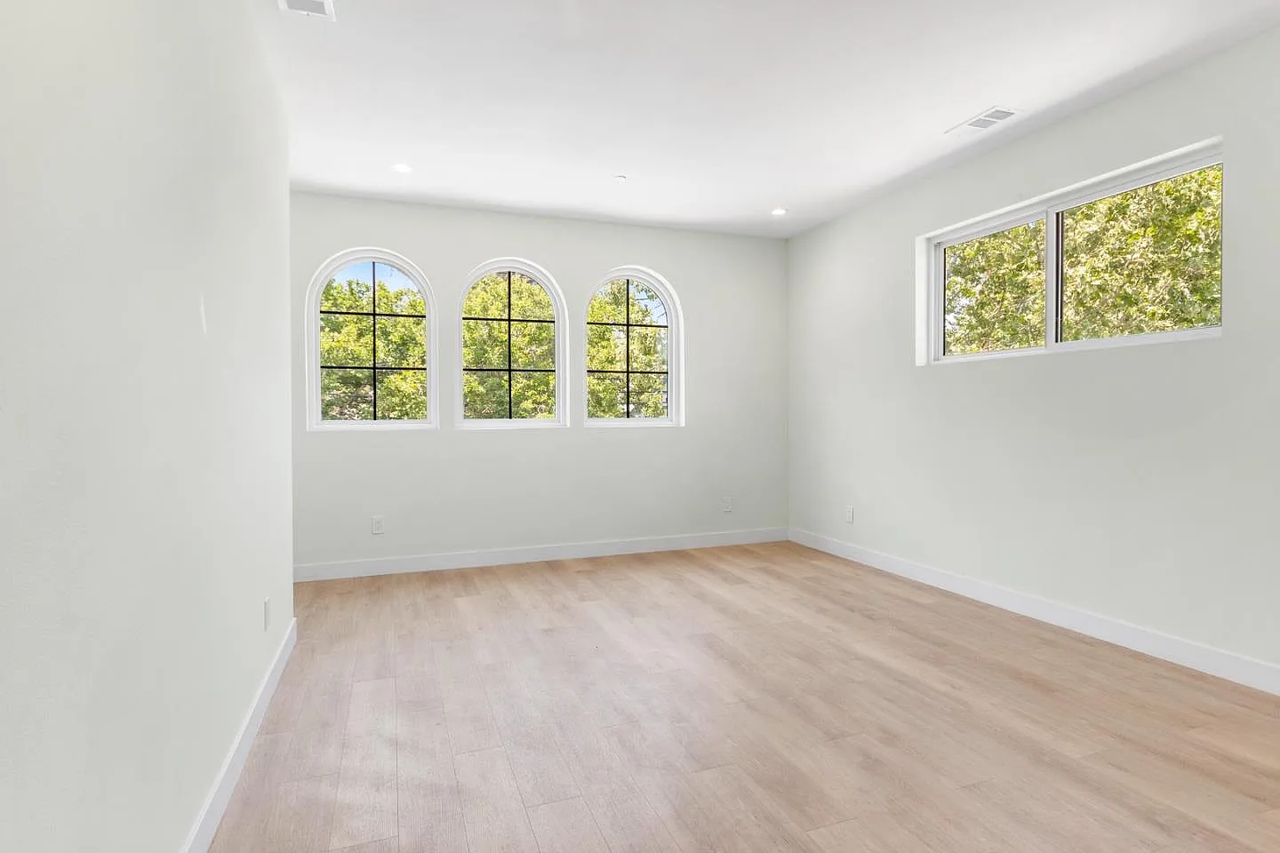 30 S 22Nd St - Photo 2 of 29