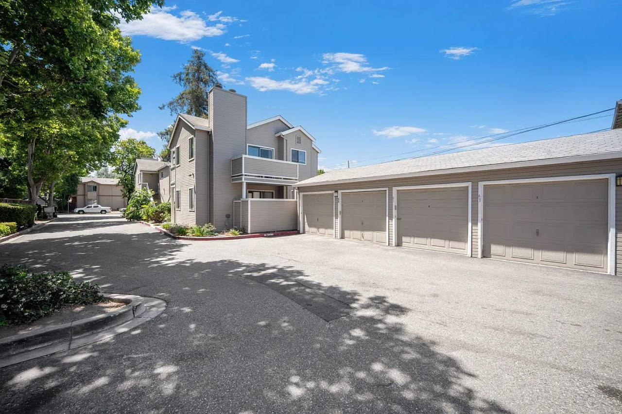 63 Rancho Dr - Photo 2 of 21