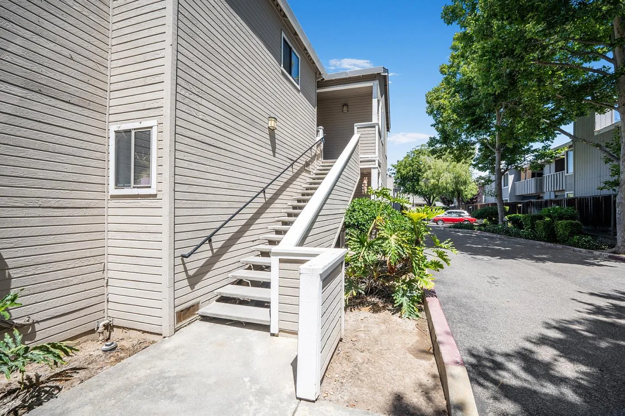 63 Rancho Dr - Photo 3 of 21