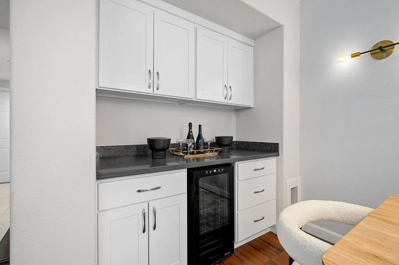 144 S 3Rd St - Photo 4 of 28