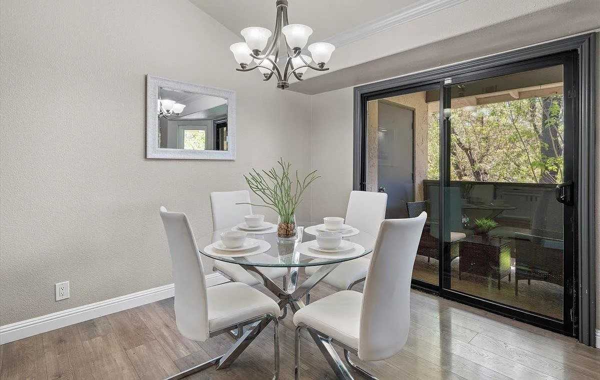 283 Kenbrook Cir - Photo 4 of 22