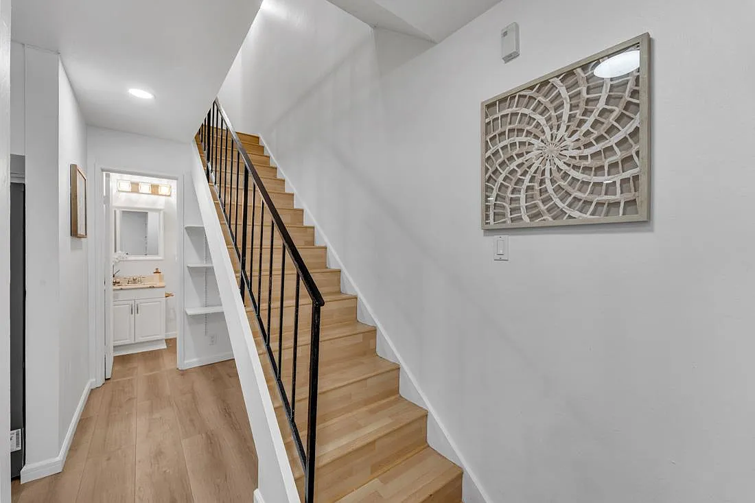 380 Auburn Way - Photo 2 of 27