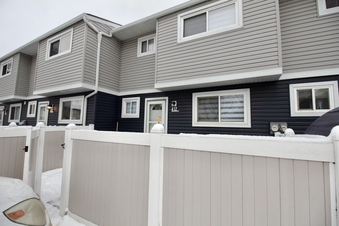 412 Hermitage Rd Nw - Photo 2 of 19