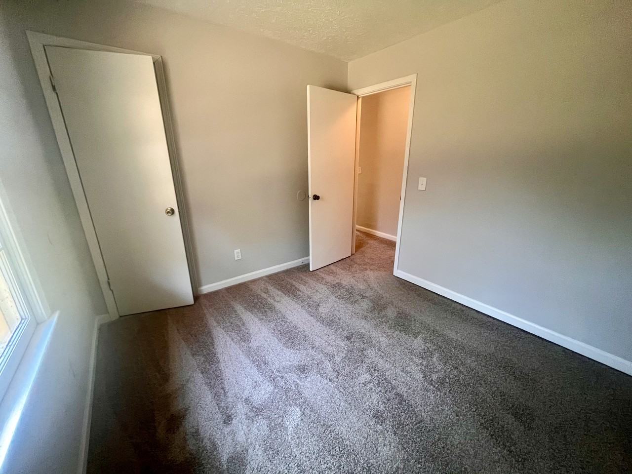 27 Monroe Rd - Photo 7 of 11