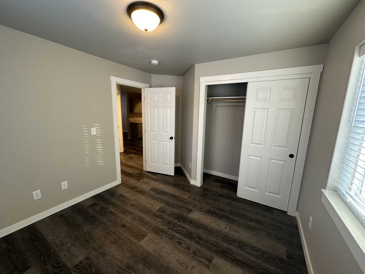 207 Spruce Rd - Photo 3 of 12