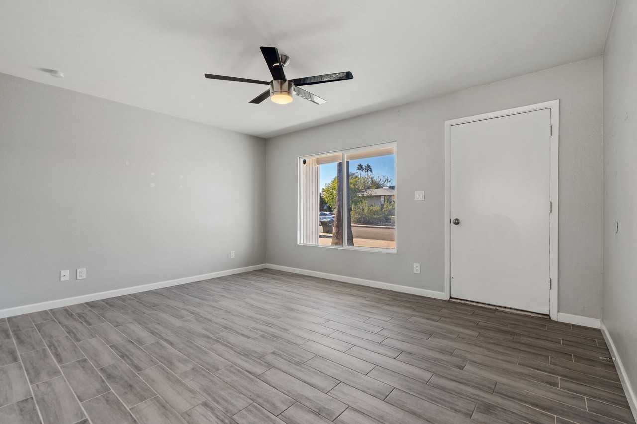 15237 North 21st Street - Photo 5 of 44