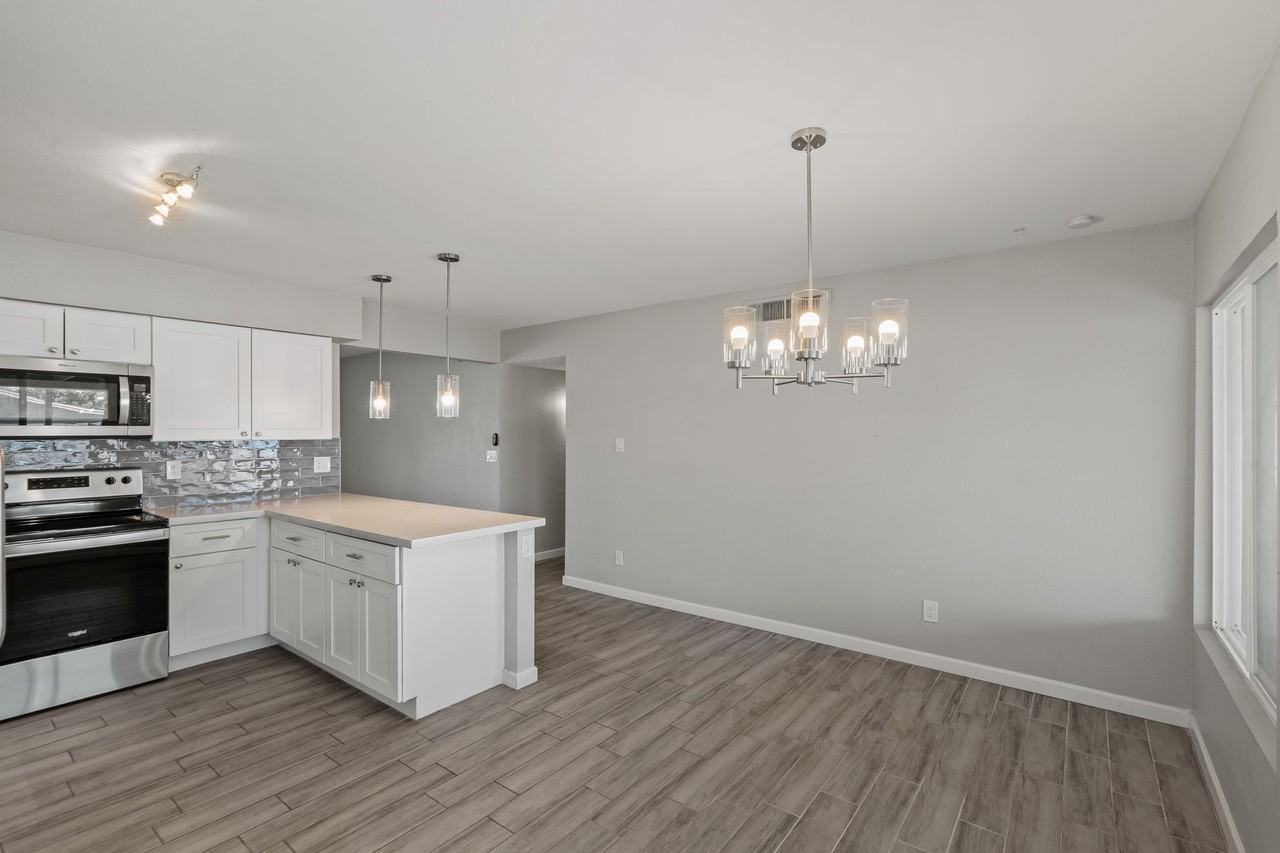 15237 N 21st St - Photo 6 of 42