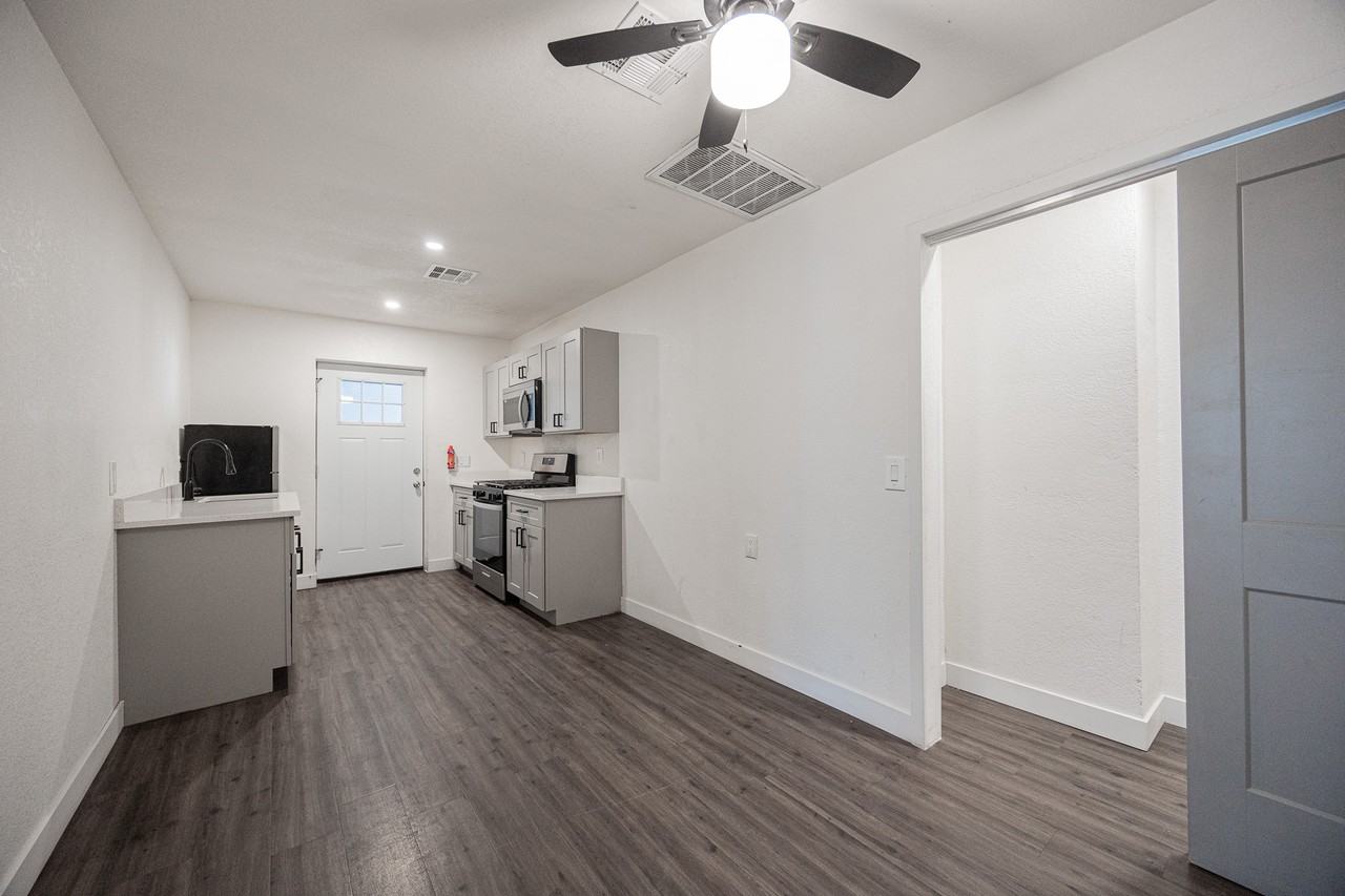 2802 N 36Th St - Photo 3 of 22