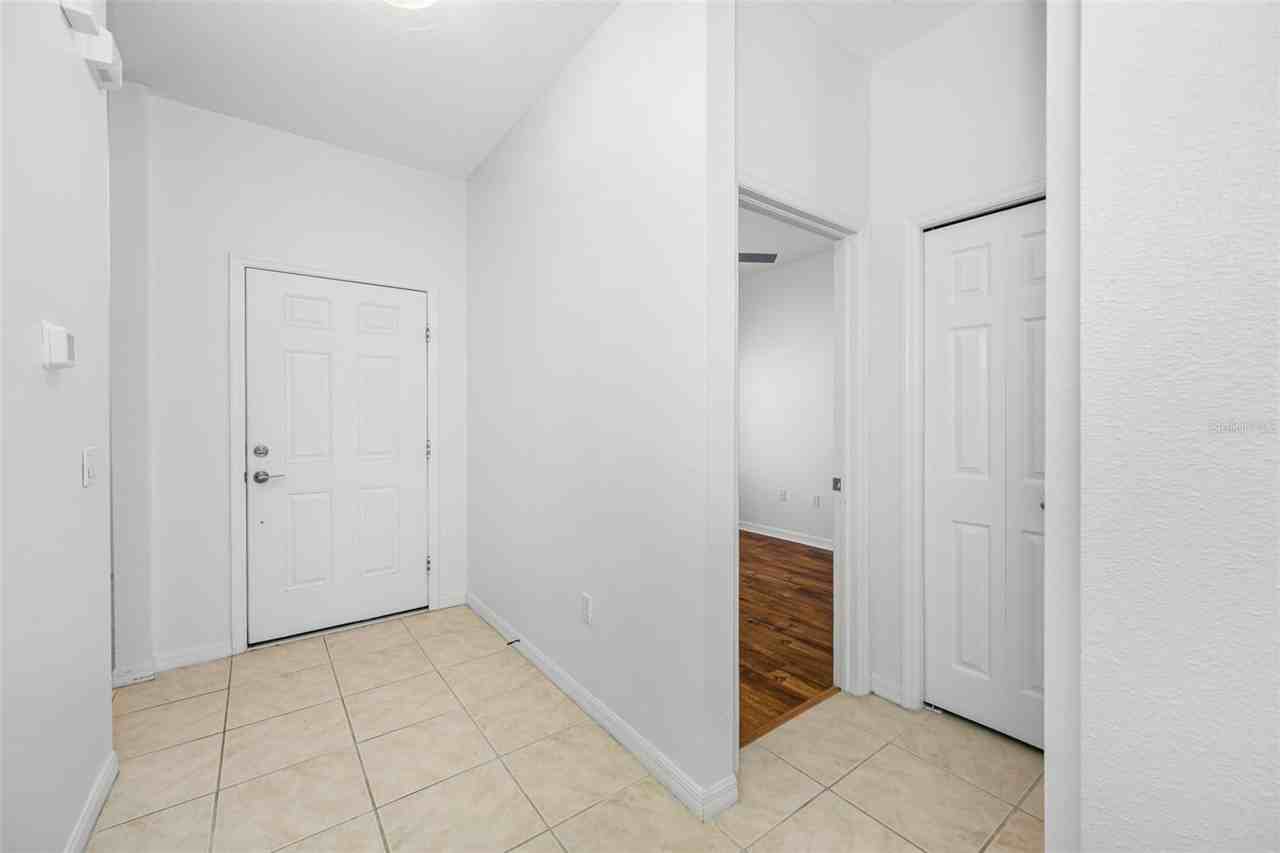10259 Devonshire Lake Drive - Photo 3 of 15