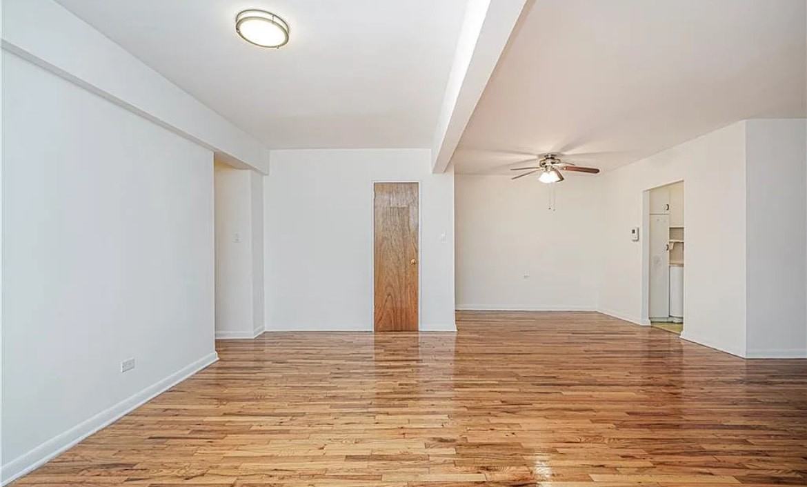 3101 Ocean Parkway #3H - Photo 4 of 17