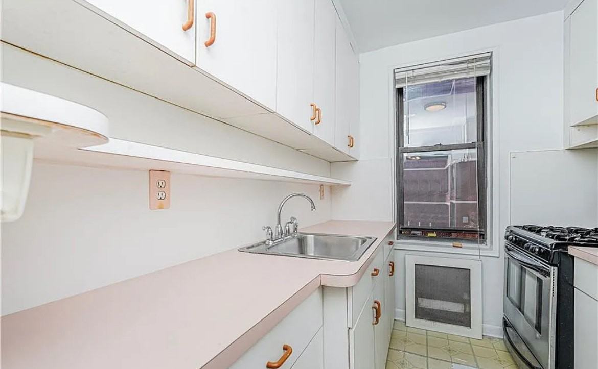 3101 Ocean Parkway #3H - Photo 6 of 17