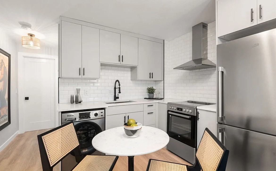 758 E 6Th St - Photo 3 of 10