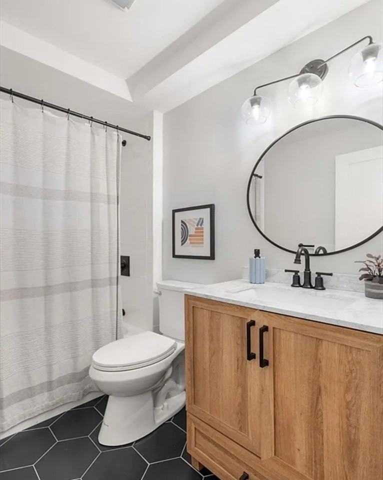 758 E 6Th St - Photo 6 of 10