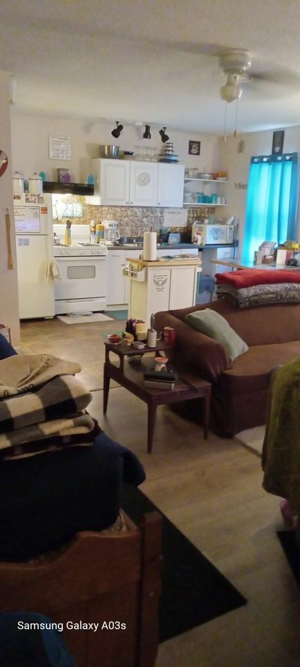 10 Lyons St #2 - Photo 2 of 7