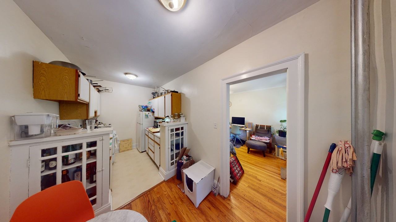 89 Strathmore Rd #26 - Photo 5 of 13