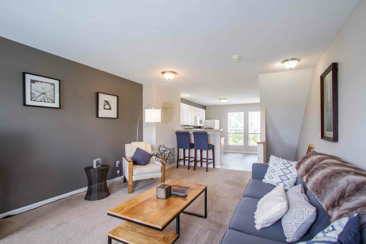 Hamburg Farms - Photo 7 of 29