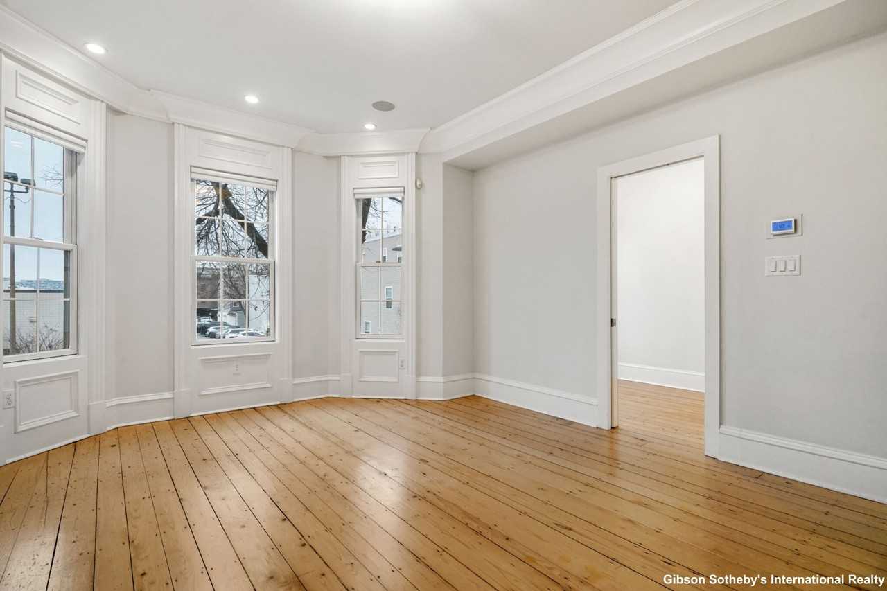 703 East Fourth Street #2 - Photo 4 of 27