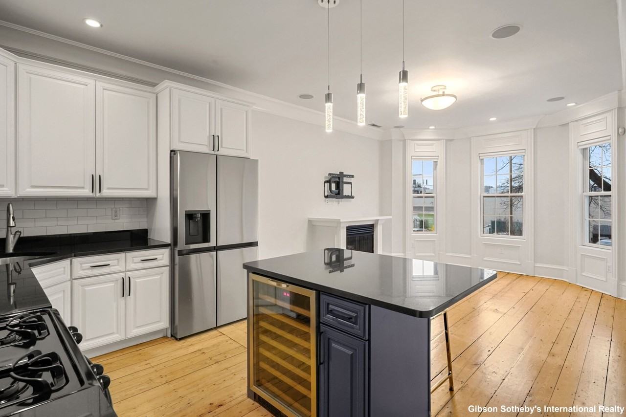 703 East Fourth Street #2 - Photo 7 of 27