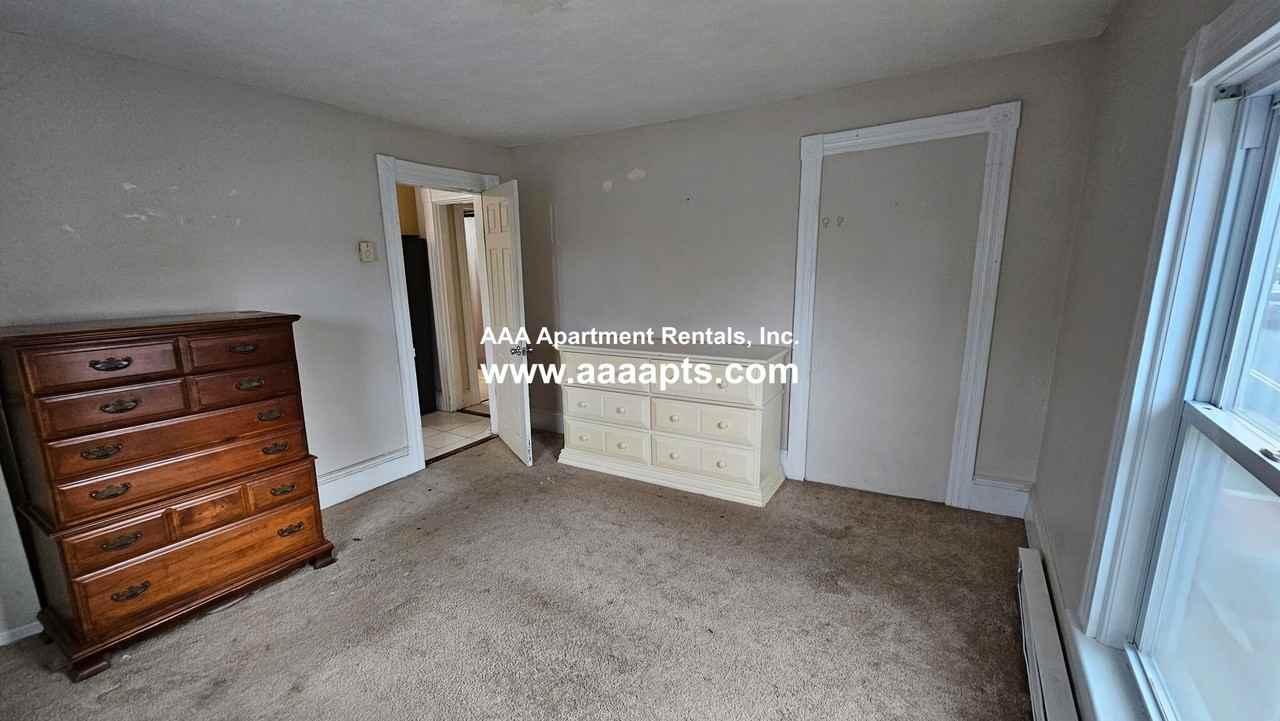 Essex Street #2 - Photo 2 of 4