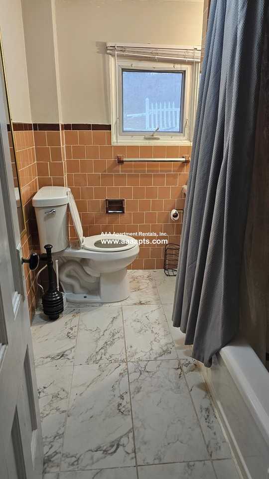 Essex Street #2 - Photo 3 of 4