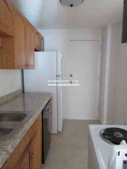 Park Avenue #15 - Photo 4 of 12