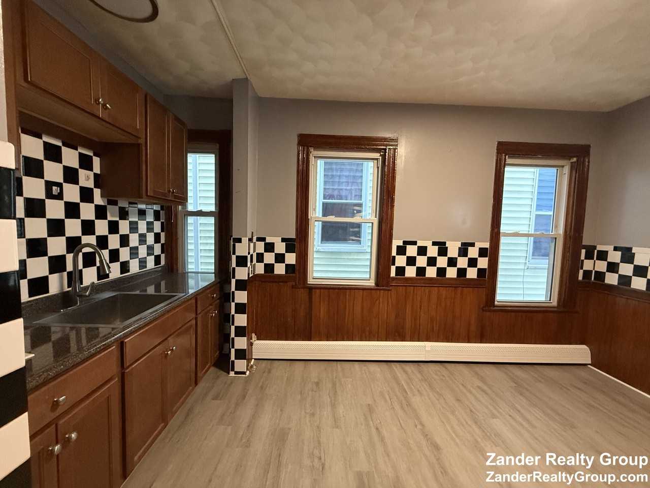 2A Marshfield St #2 - Photo 2 of 15