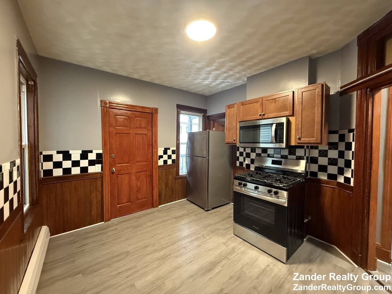 2A Marshfield St #2 - Photo 3 of 15