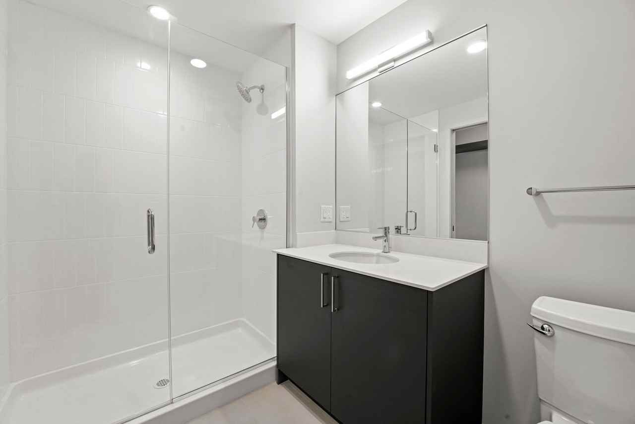 648 North May Street #814 - Photo 5 of 15