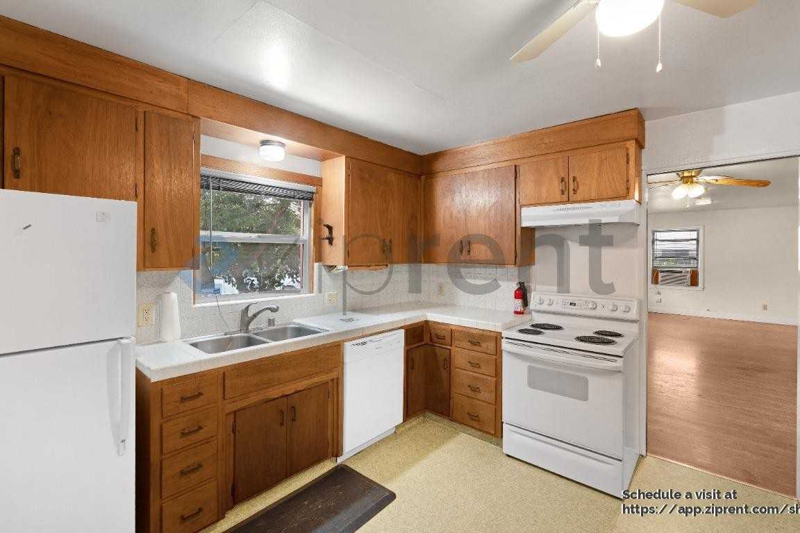 1609 Virginia Avenue - Photo 6 of 13