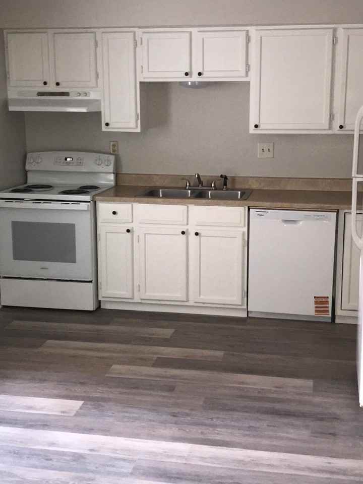 122 W North St - Photo 2 of 10