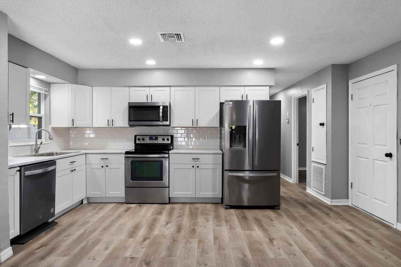 37745 Walker Alley - Photo 6 of 11