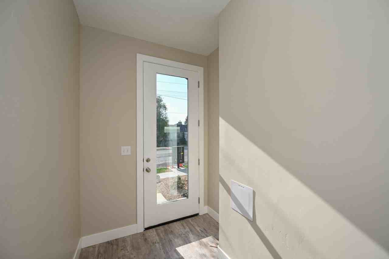3345 South 1100 East - Photo 5 of 11