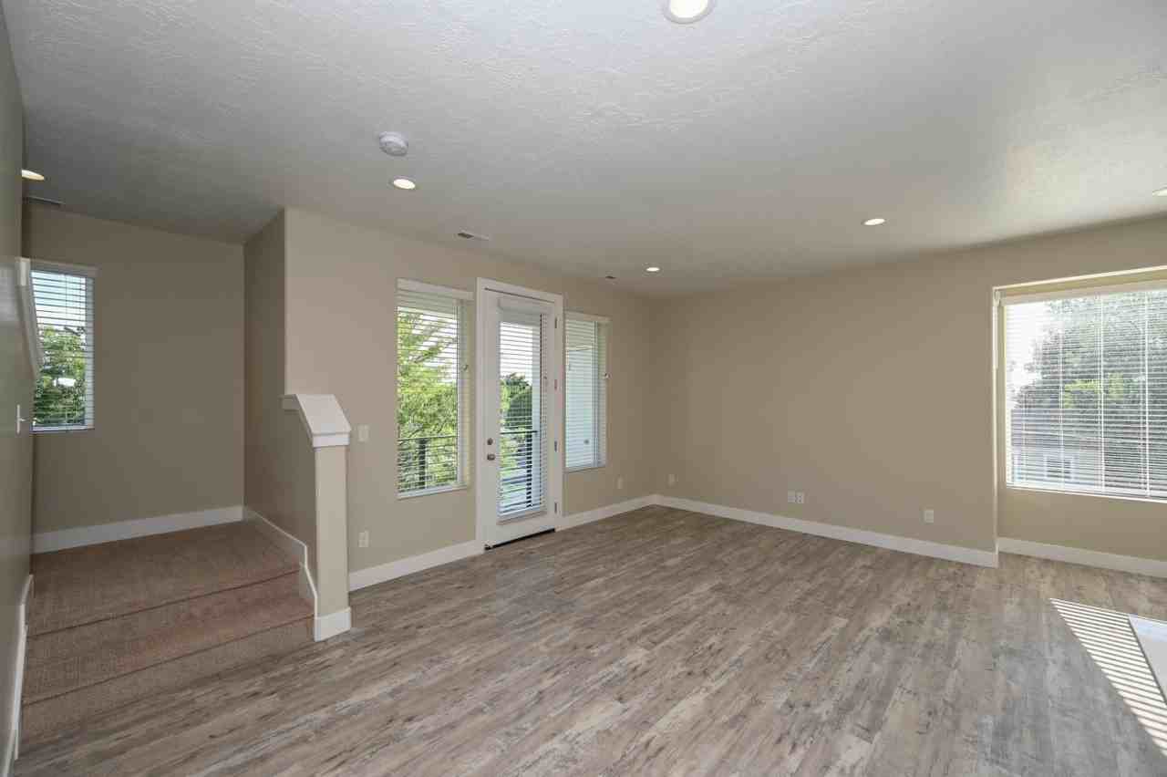 3345 South 1100 East - Photo 6 of 11