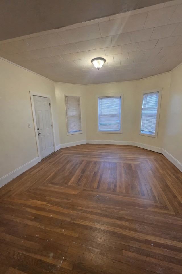 1029 Plymouth Ave - Photo 7 of 10