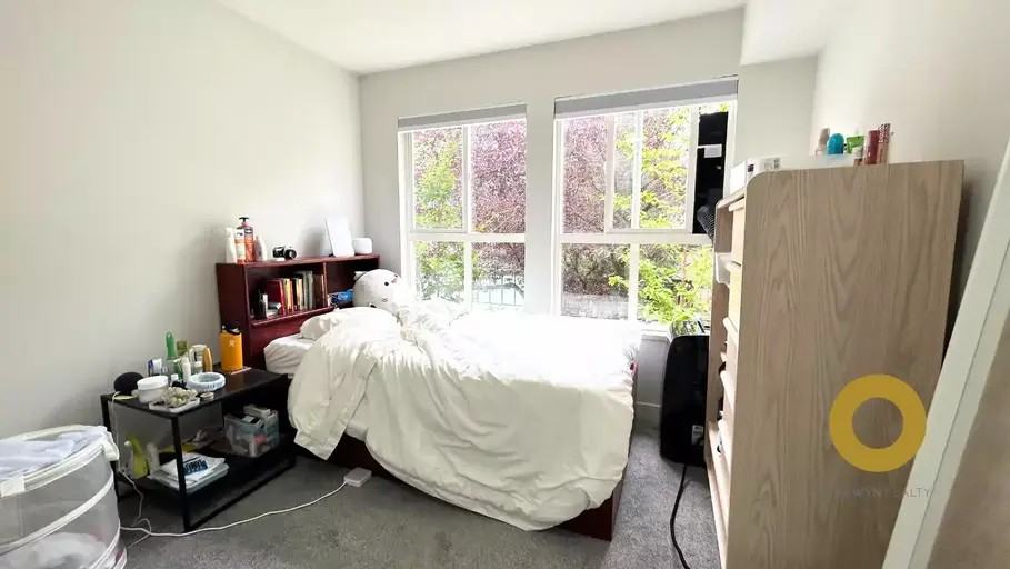 3278 Heather St #2ndF - Photo 6 of 10