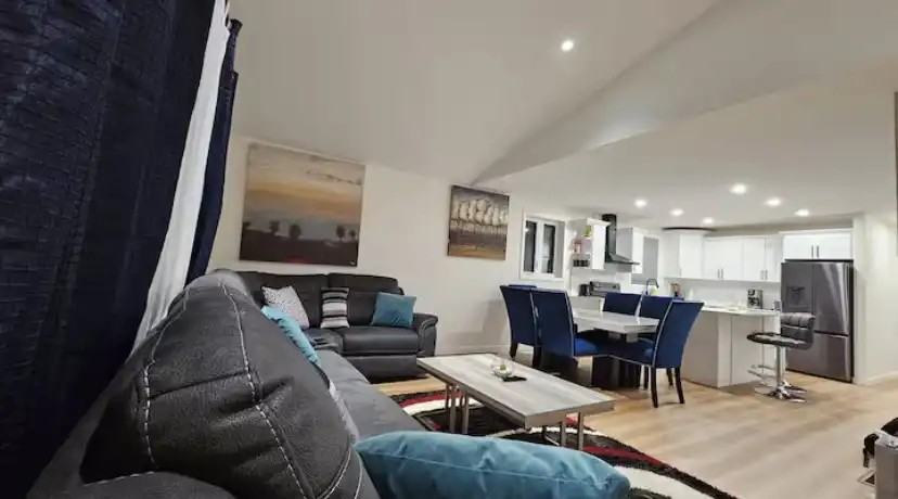 1154 Arthur Street West - Photo 4 of 27