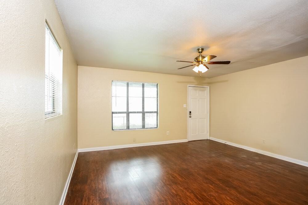 913 Joe Bailey Street - Photo 5 of 17