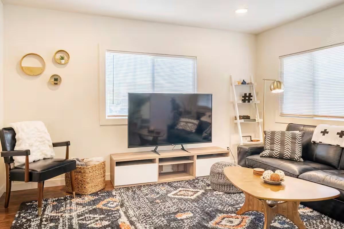 5506 Ne Hoyt St #NA - Photo 2 of 28