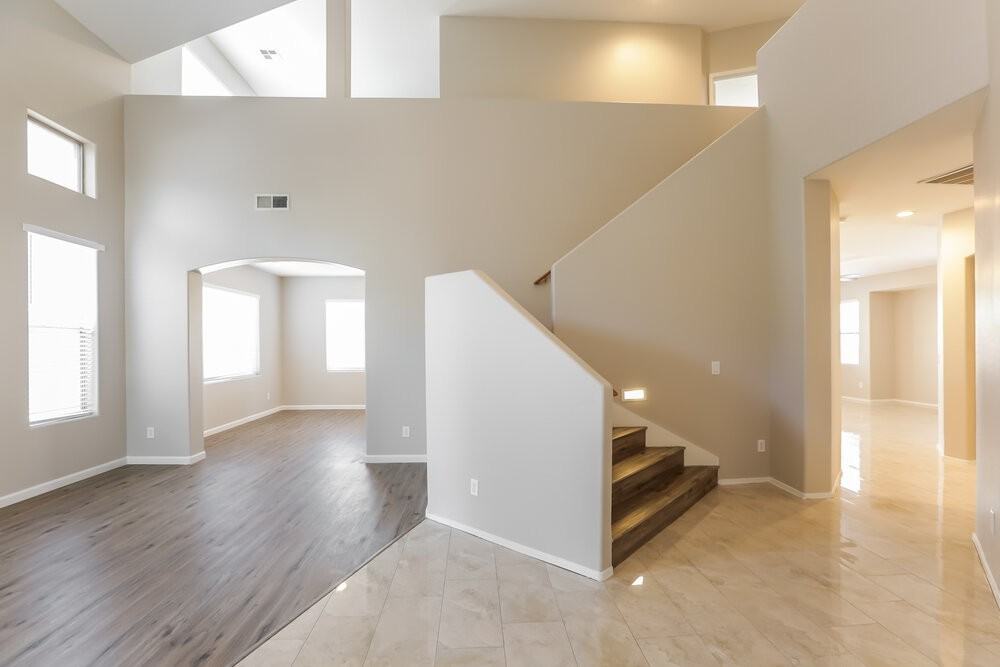 7504 S 45th Dr - Photo 4 of 17