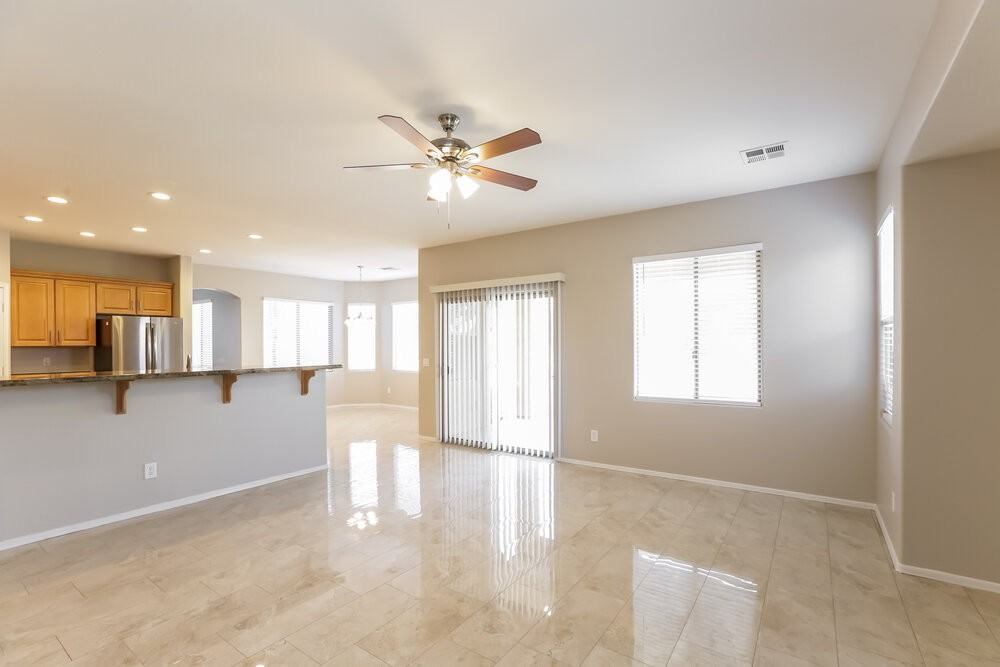 7504 S 45th Dr - Photo 6 of 17