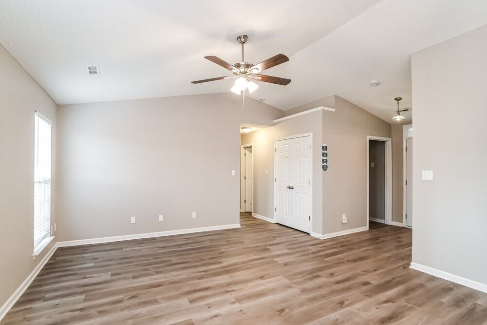 5720 Shining Oak Lane - Photo 3 of 16