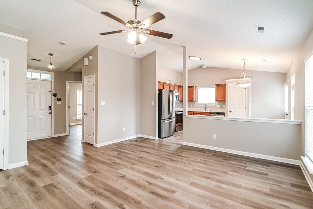 5720 Shining Oak Lane - Photo 5 of 16