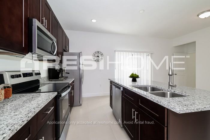 1969 Myakka Court - Photo 2 of 17