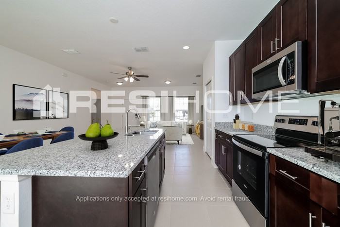 1969 Myakka Court - Photo 3 of 17