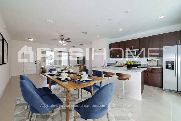 1969 Myakka Court - Photo 4 of 17