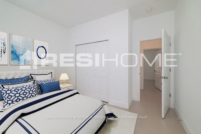 1969 Myakka Court - Photo 6 of 17