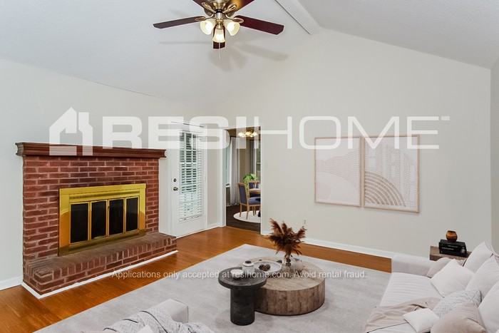 126 Amberwood Drive - Photo 4 of 16