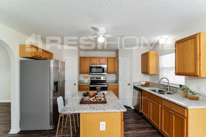 1117 Benan Court - Photo 2 of 18